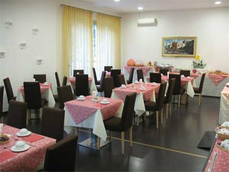 Club Meeting Hotel Rimini Exterior foto